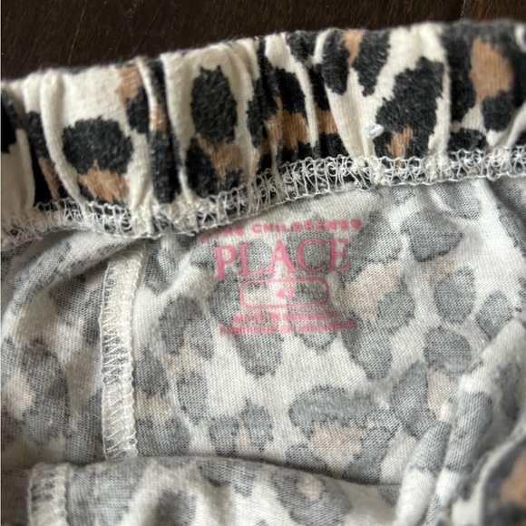 5/$25 Children’s Place Leopard Print Shorts 4T - Picture 2 of 3